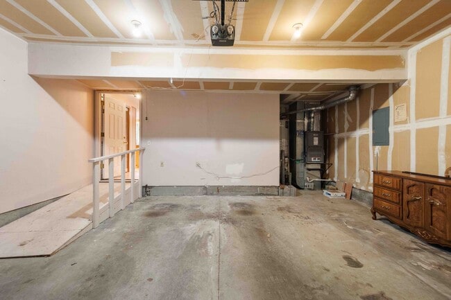 Building Photo - 12323 SW Millview Ct