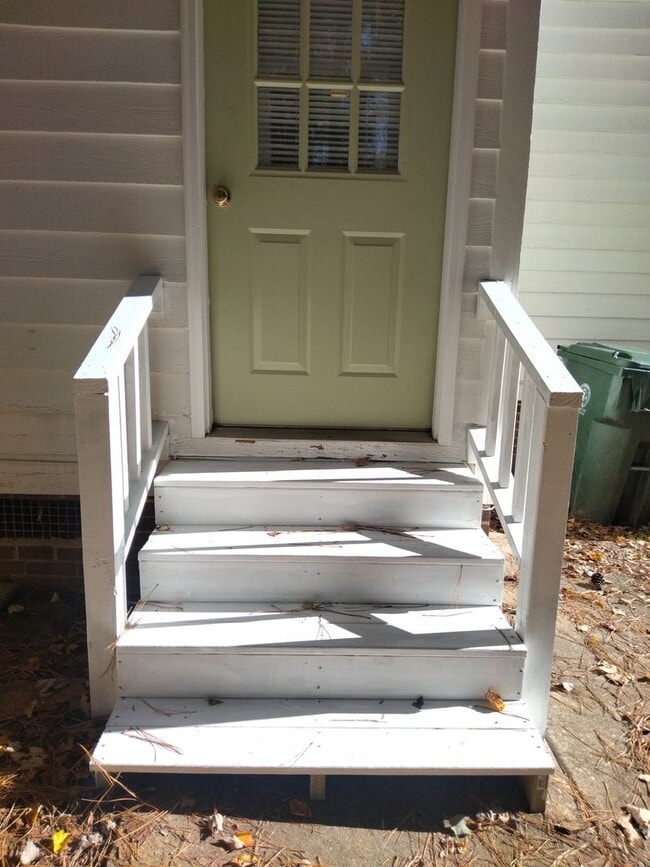 Building Photo - 3-Bedroom Home for in Cary – Close to Downtown!