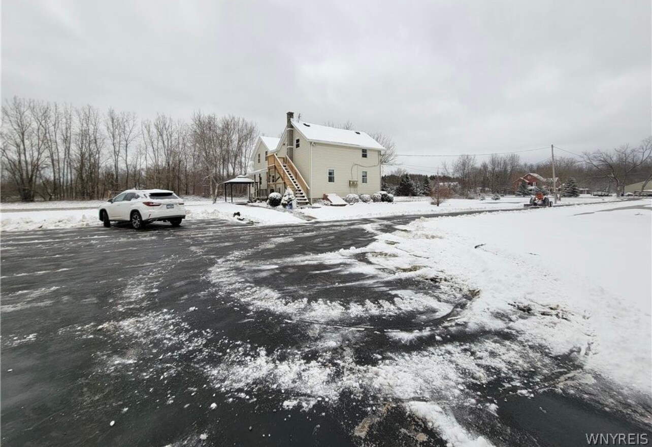 Building Photo - 2494 Hess Rd