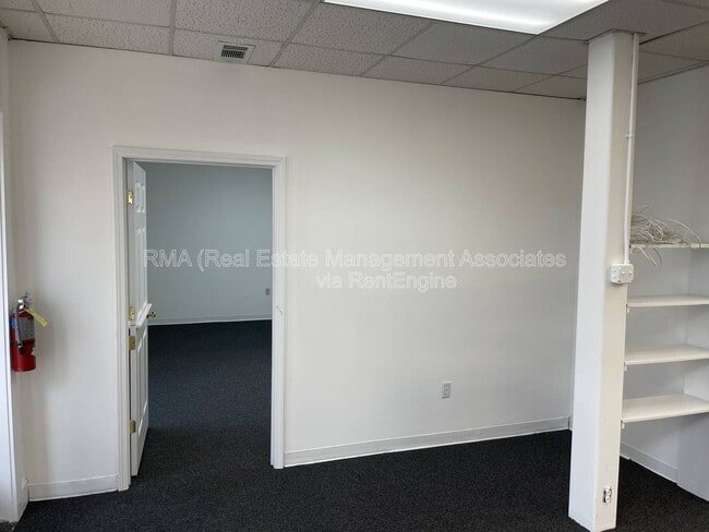 Building Photo - 11 Market St