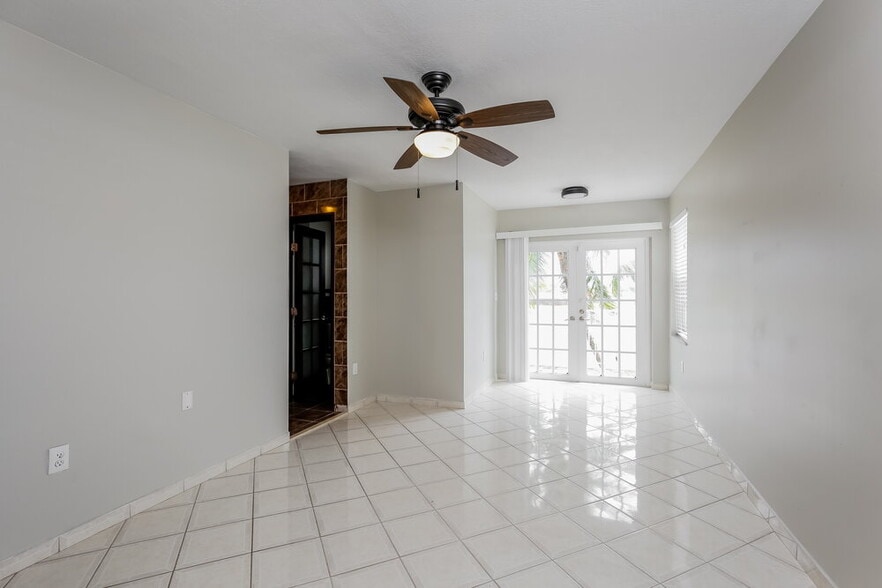 Building Photo - 4771 SW 154th Ave