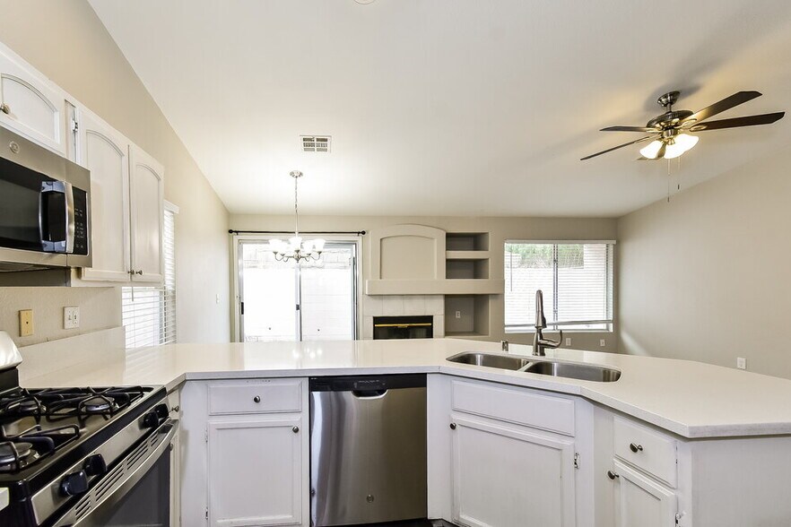 Building Photo - 3705 Iverson Ln