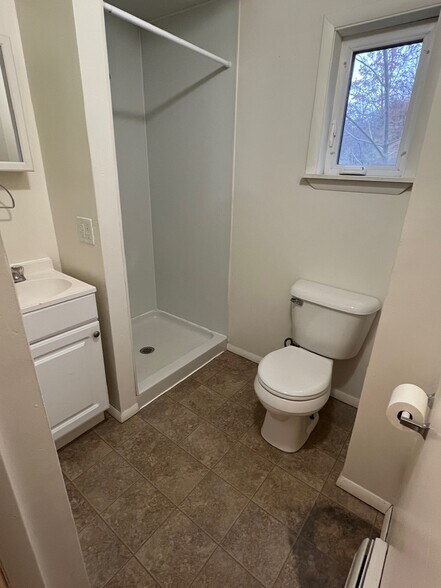 Building Photo - 1013 Dryden Rd