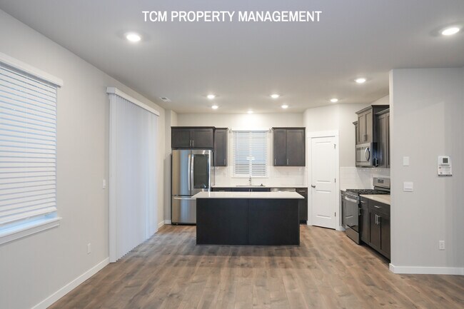 Building Photo - 18818-18813 13th Ave W