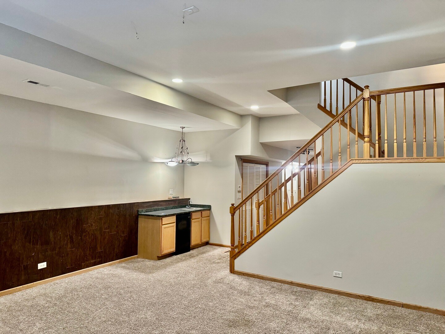 Building Photo - 1654 N Fairfield Ave
