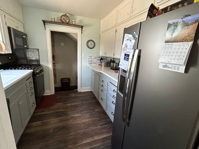 Building Photo - Fully furnished 3 bed 2 bath in Hamilton