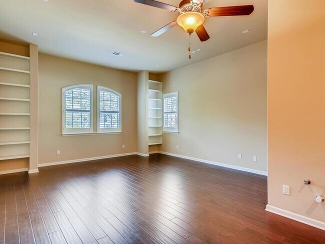 Building Photo - 215 Reveille Rd