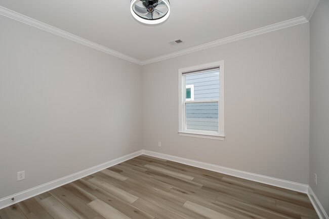 Building Photo - 5485 Caneel Ln
