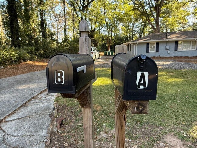 Building Photo - 1576 Carolyn Dr SW