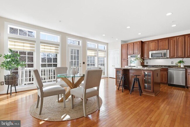 Building Photo - 7996 Reserve Way