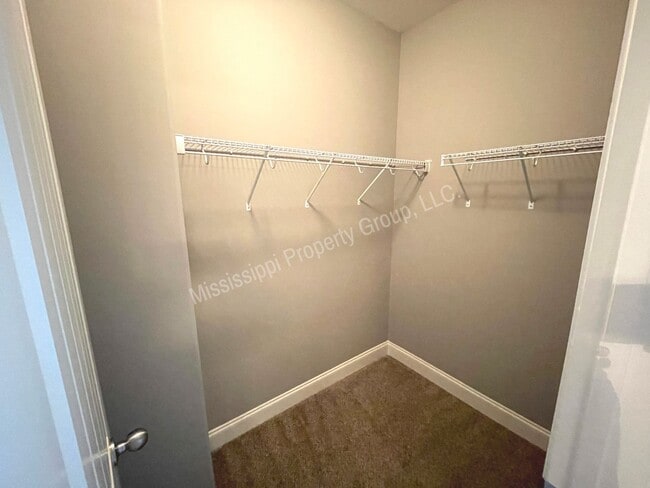 Building Photo - 4BR/4.5BA For Rent