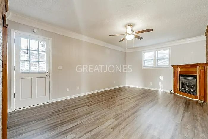 Building Photo - 4527 Robney Dr