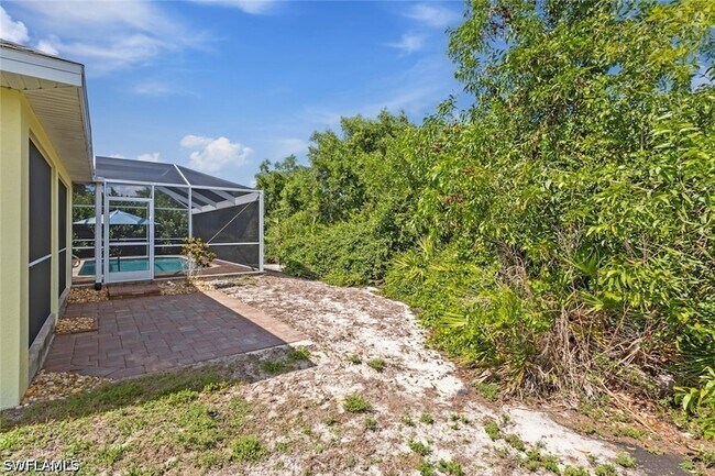 Building Photo - 11693 Oakland Dr