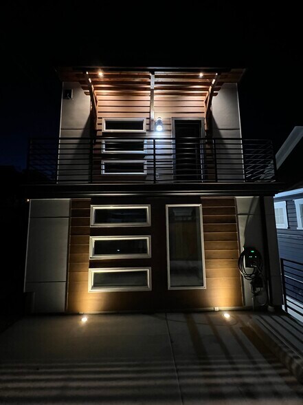 Building Photo - 5509 Brooklyn Ave NE