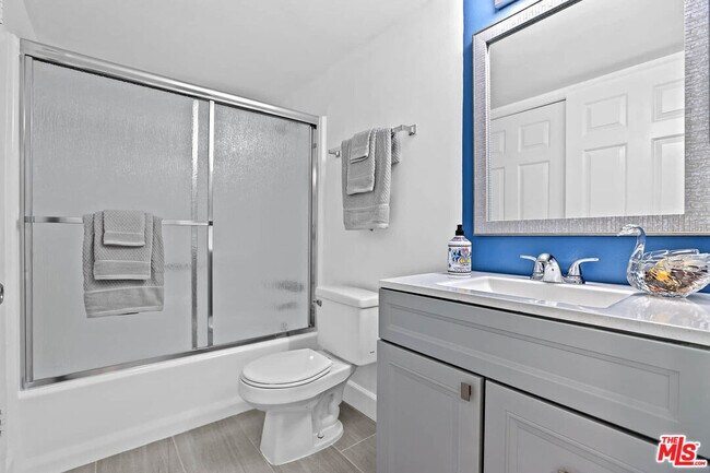 Building Photo - 1527 9th St