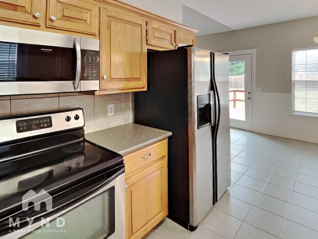 Building Photo - 214 Blake Dr