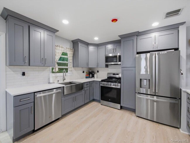 Building Photo - 784 Brookridge Dr
