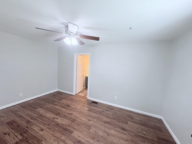 Building Photo - 109 Sheffield Rd