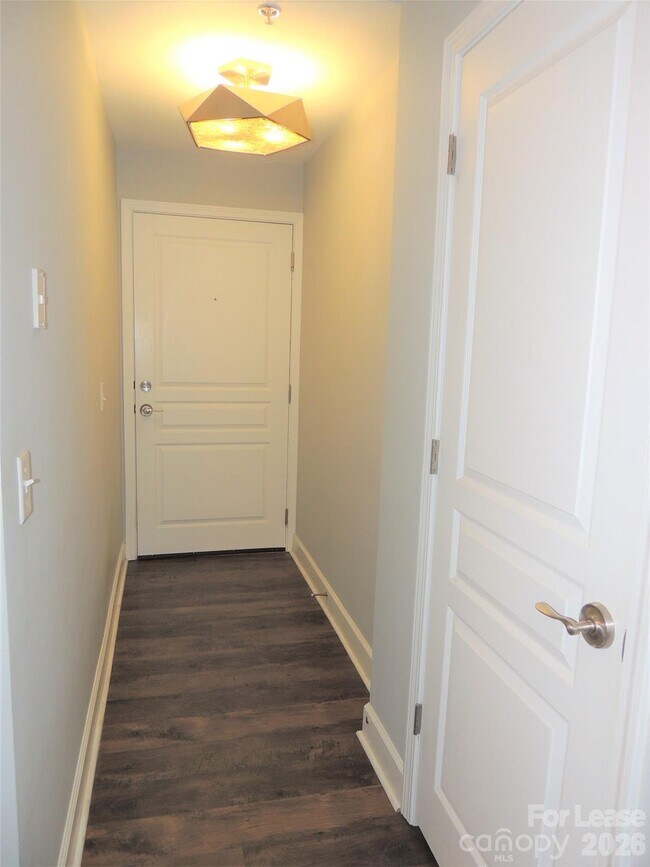 Building Photo - 1320 Fillmore Ave