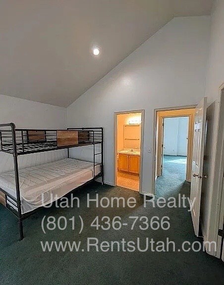 Building Photo - Orem Townhome