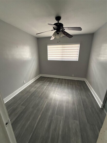 Building Photo - 15700 NW 39th Pl