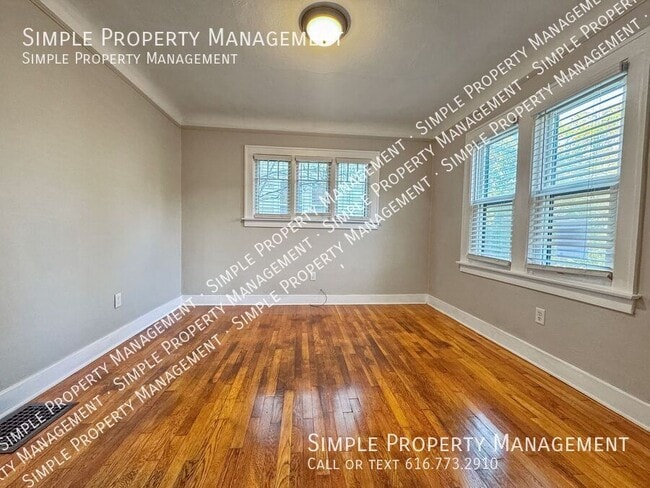 Building Photo - 1246 Dickinson St SE