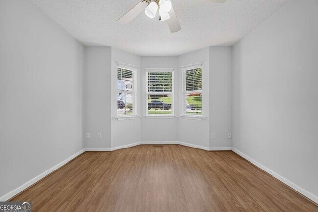 Building Photo - 72 Victorian Cir