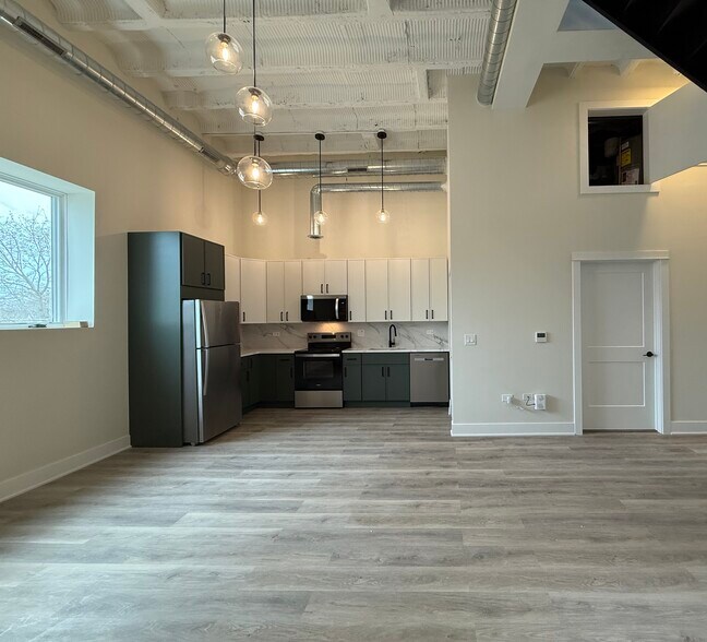 Building Photo - 1453 Maple Ave