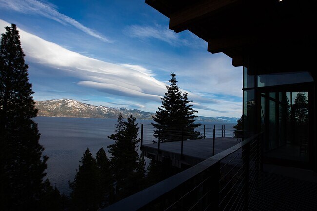 Building Photo - Architectural gem