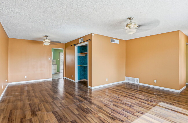 Building Photo - 3-Bedroom Home on Wedgewood Drive fully landscaped