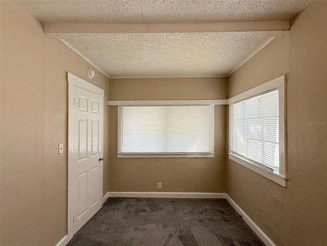 Building Photo - 2609 4th St S