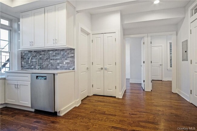 Building Photo - 266 Mamaroneck Ave