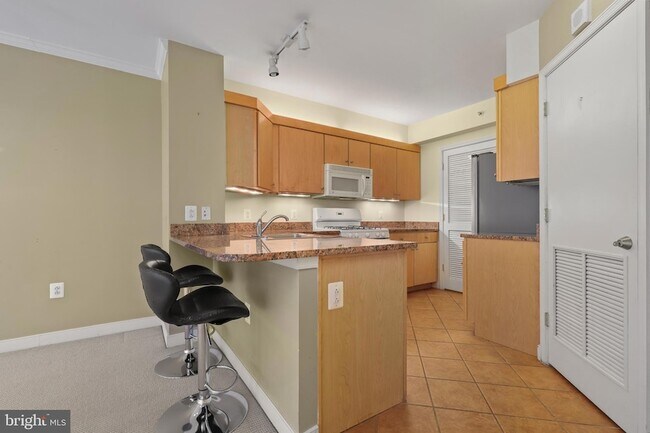 Building Photo - 616 E Street NW Unit 1005