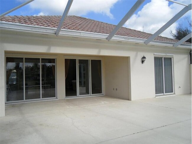Building Photo - 8158 Rosalie Ln