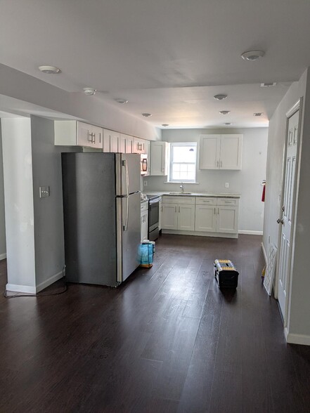 Kitchen and Dining - 204 Cherry St