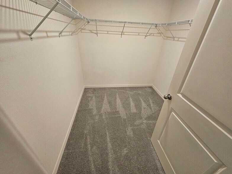 Building Photo - 487 W Back Nine Cir