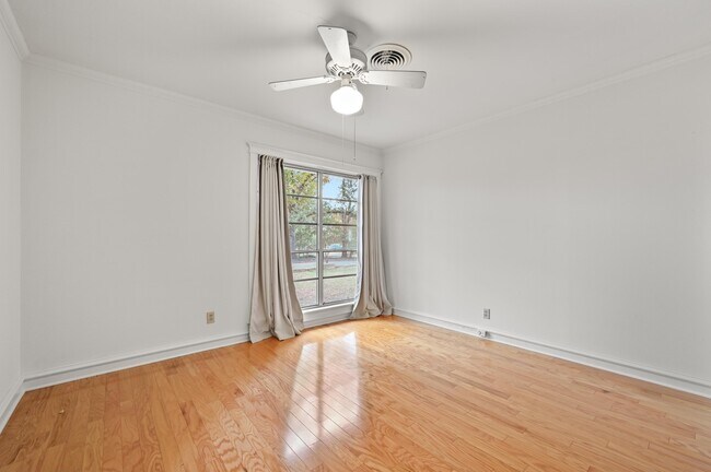 Building Photo - 2807 Hatley Dr