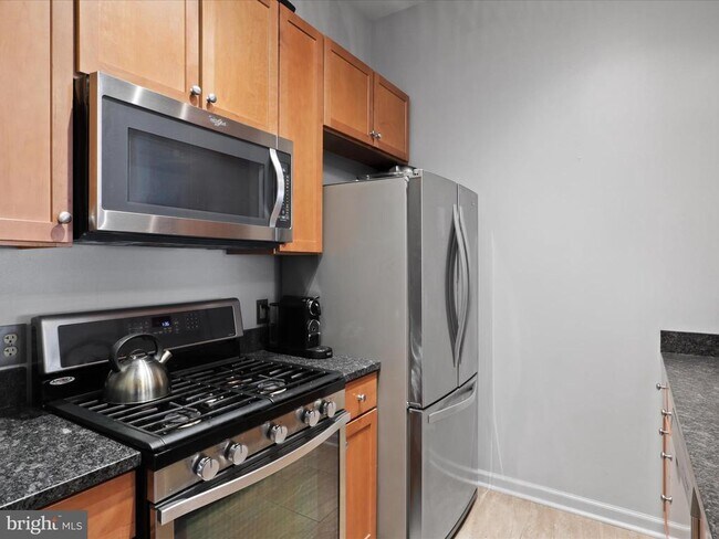 Building Photo - 309 Holland Ln
