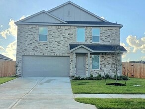 Building Photo - 504 Robin Ct