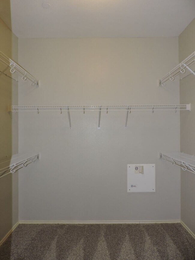 Building Photo - Gorgeous Three Bedroom Condo in South Austin