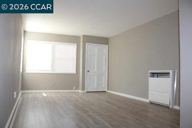 Building Photo - 400 33rd St