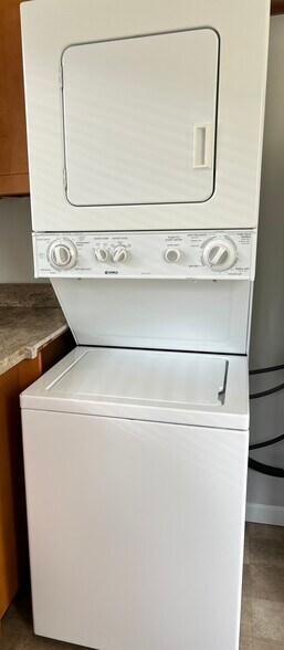 Washer/Dryer - 435 3rd St