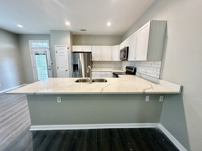 Building Photo - Newly Updated Three Bedroom Home in Westbury Park!