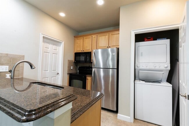 Building Photo - 7429 SW 66th Ln