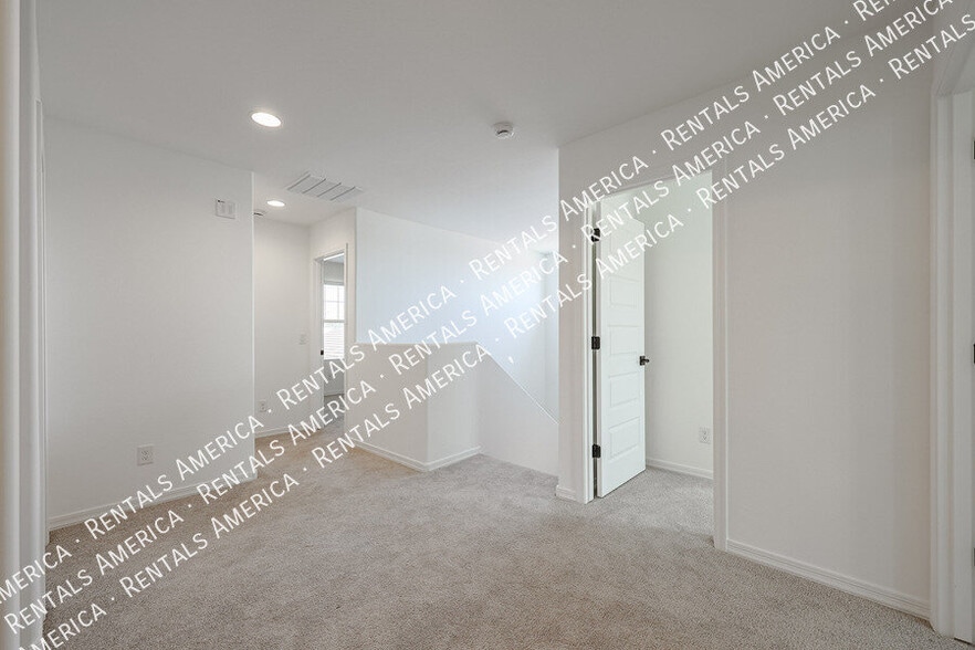 Building Photo - 3768 N 99th Dr