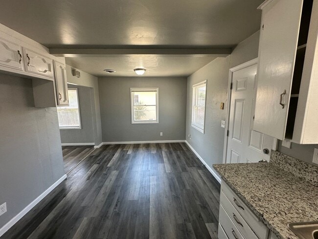 Building Photo - APPLY FOR THIS BEAUTIFUL HOME TODAY!