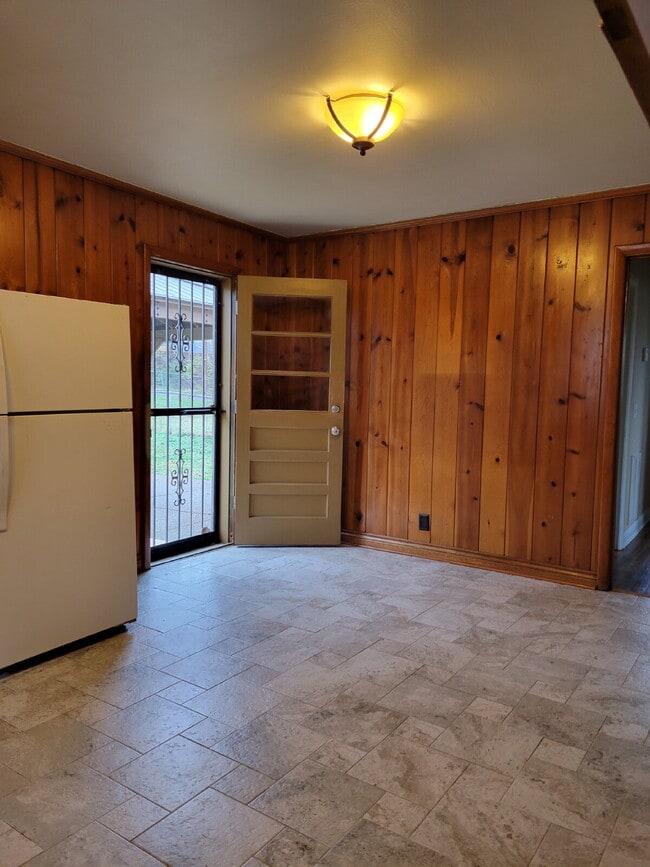 Building Photo - East Nashville 3 Bedroom Gem!