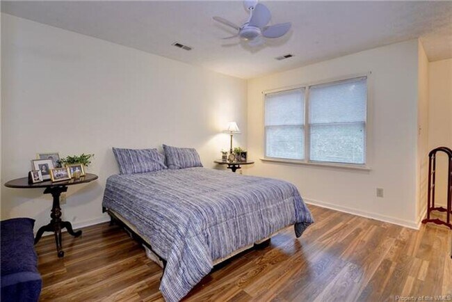 Building Photo - 2 Bedroom/ 2.5 Bathroom- The Mews