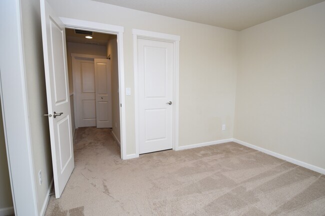 Building Photo - 15154 NW Fig Ln
