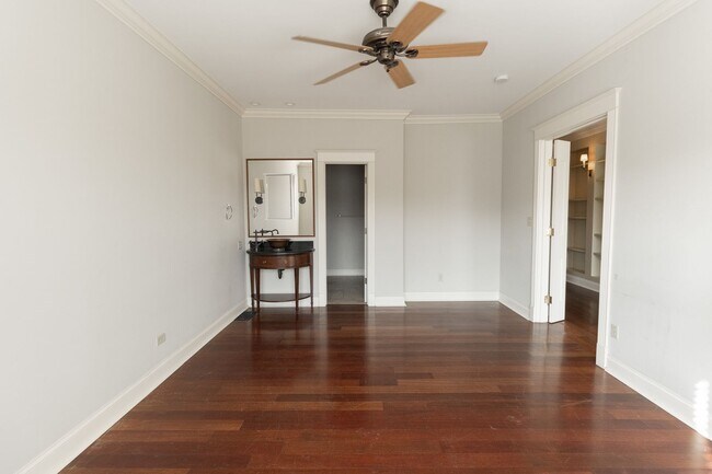 Building Photo - Upscale Luxury Downtown Apartment